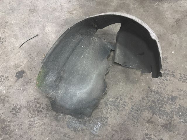 bontott AUDI TT Jobb első Első Dobbetét (Kerékjárati, Műanyag)