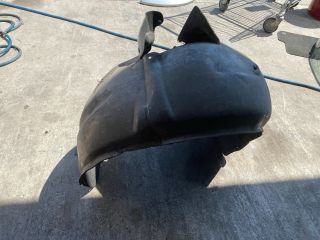 bontott AUDI TT Jobb első Első Dobbetét (Kerékjárati, Műanyag)