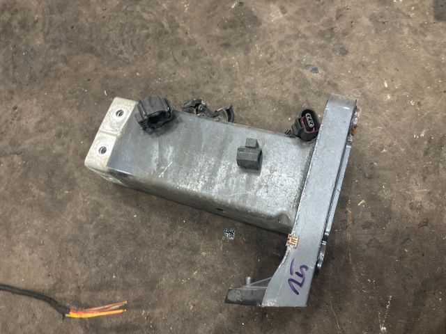 bontott AUDI TT Jobb első Hossznyúlvány