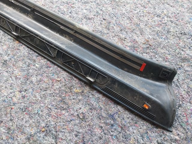 bontott AUDI TT Jobb első Küszöb Díszléc