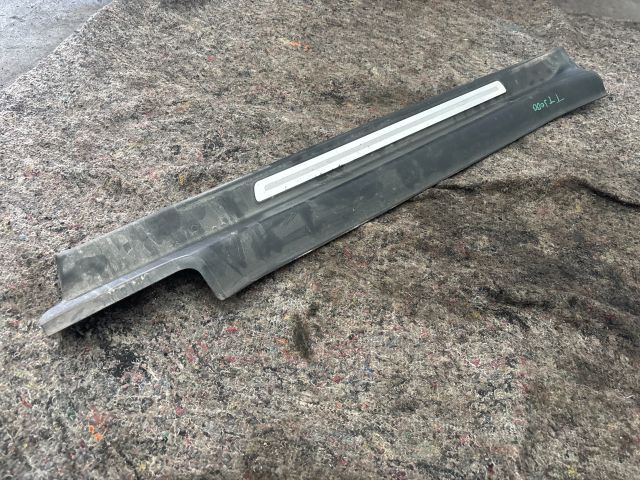 bontott AUDI TT Jobb első Küszöb Díszléc