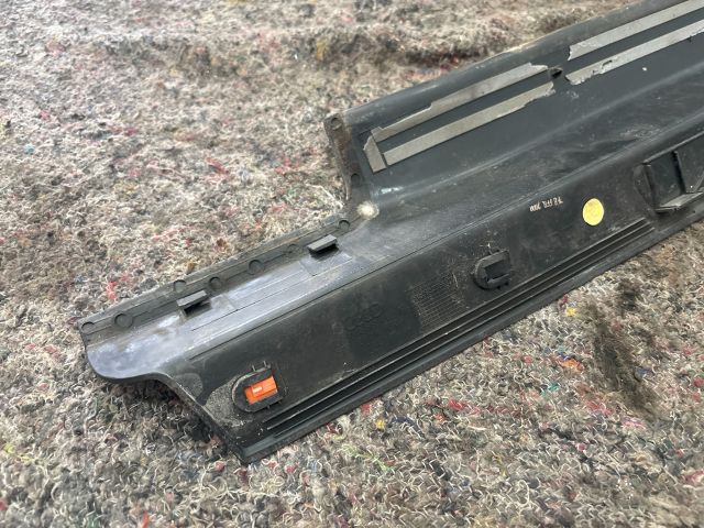 bontott AUDI TT Jobb első Küszöb Díszléc