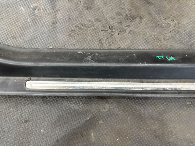 bontott AUDI TT Jobb első Küszöb Díszléc