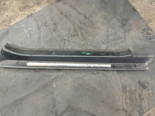 bontott AUDI TT Jobb első Küszöb Díszléc