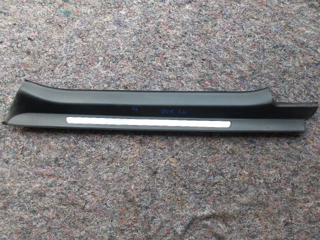 bontott AUDI TT Jobb első Küszöb Díszléc