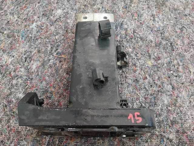 bontott AUDI TT Jobb első Lökhárító Merevítő Tartó (Fém)