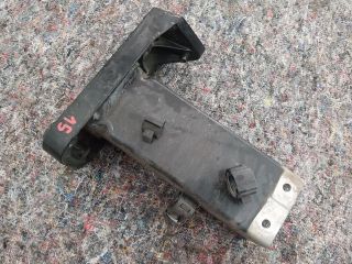 bontott AUDI TT Jobb első Lökhárító Merevítő Tartó (Fém)