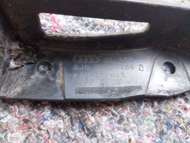 bontott AUDI TT Jobb első Lökhárító Tartó (Műanyag)