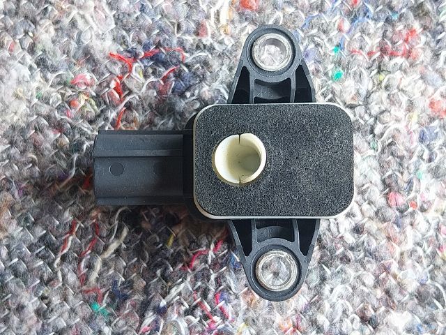 bontott AUDI TT Jobb első Oldal Ütközés Érzékelő