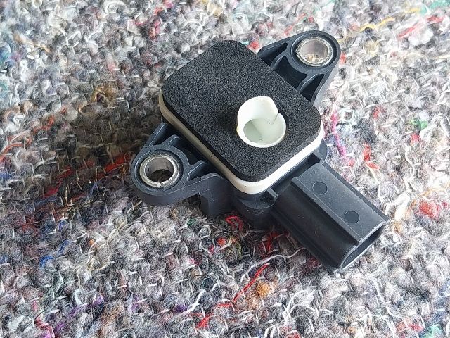 bontott AUDI TT Jobb első Oldal Ütközés Érzékelő