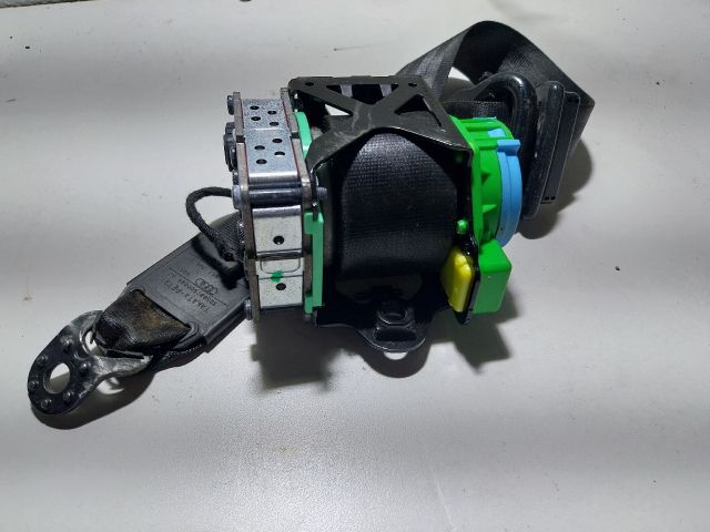 bontott AUDI TT Jobb első Övfeszítő