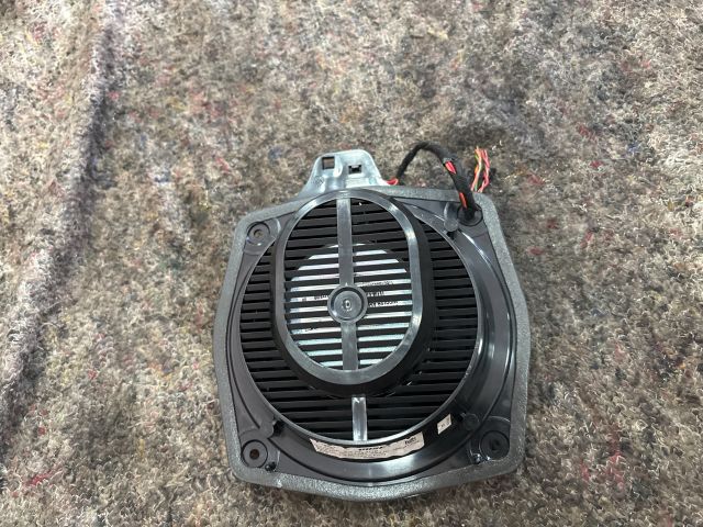 bontott AUDI TT Jobb hátsó Hangszóró