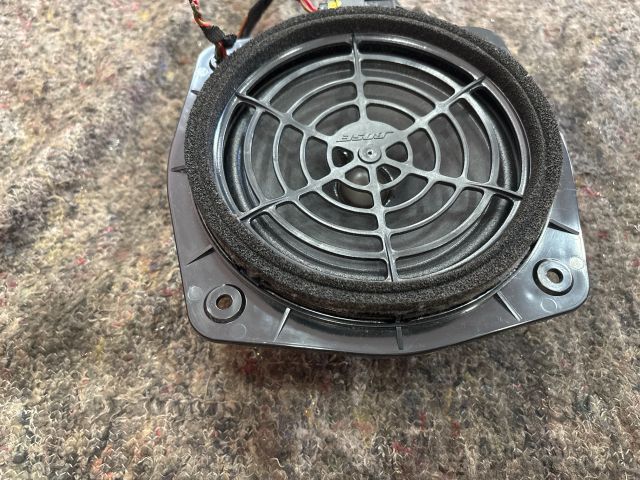 bontott AUDI TT Jobb hátsó Hangszóró