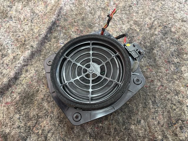 bontott AUDI TT Jobb hátsó Hangszóró