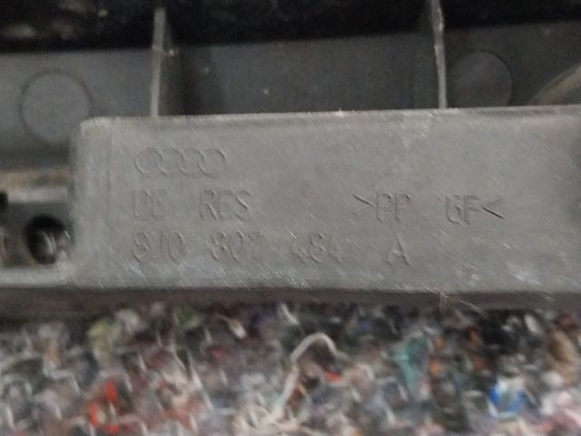 bontott AUDI TT Jobb hátsó Lökhárító Tartó (Műanyag)