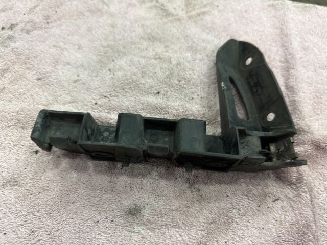 bontott AUDI TT Jobb Sárvédő Oldaltartó