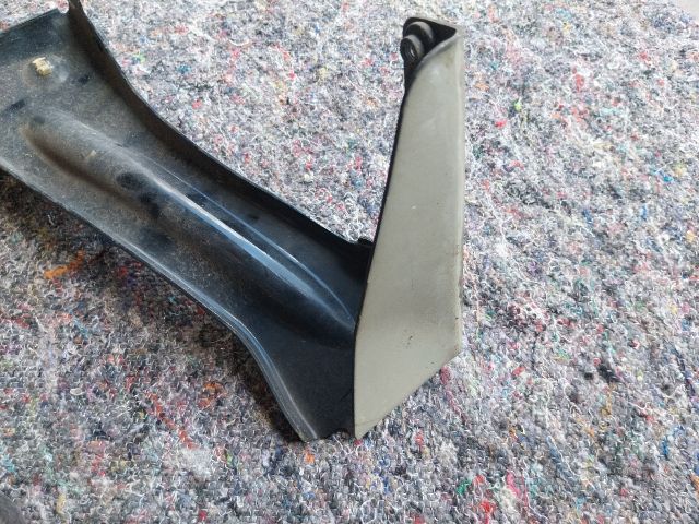 bontott AUDI TT Jobb Sárvédő Oldaltartó