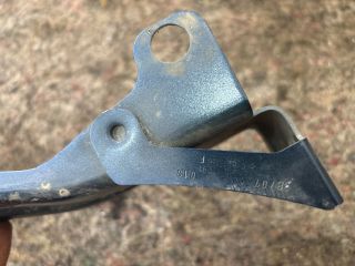 bontott AUDI TT Jobb Sárvédő Oldaltartó