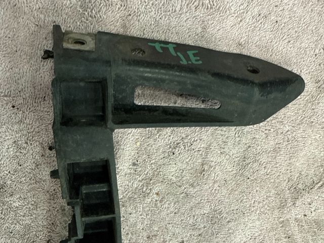 bontott AUDI TT Jobb Sárvédő Oldaltartó