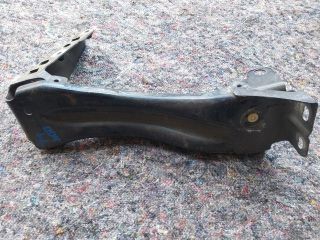 bontott AUDI TT Jobb Sárvédő Oldaltartó