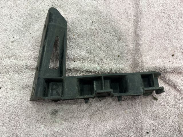 bontott AUDI TT Jobb Sárvédő Oldaltartó