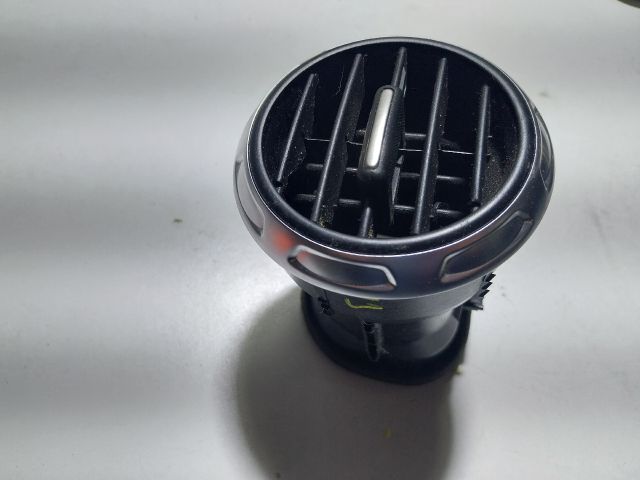 bontott AUDI TT Jobb Szellőző