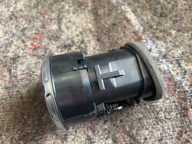 bontott AUDI TT Jobb Szellőző