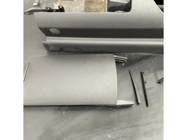 bontott AUDI TT Könyöklő