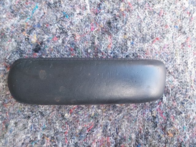 bontott AUDI TT Könyöklő