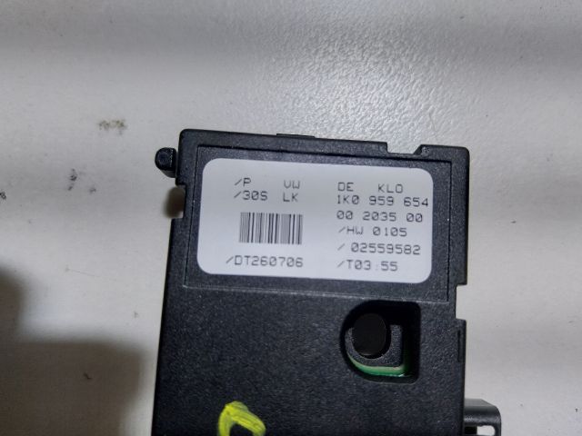 bontott AUDI TT Kormányszög Jeladó