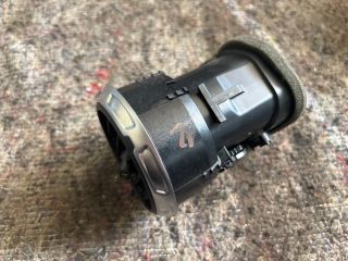 bontott AUDI TT Középső Szellőző