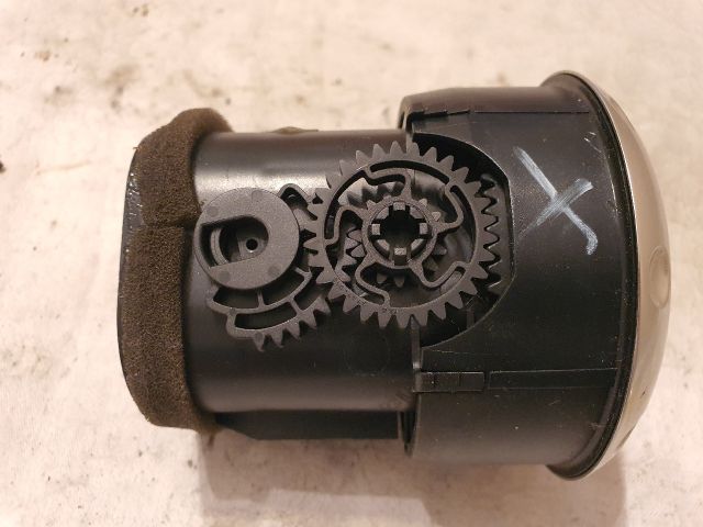 bontott AUDI TT Középső Szellőző