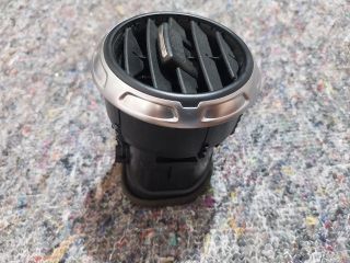 bontott AUDI TT Középső Szellőző