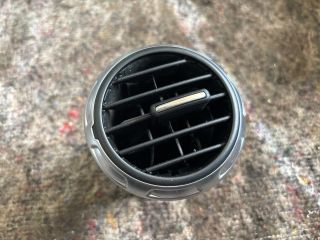 bontott AUDI TT Középső Szellőző