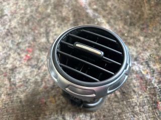 bontott AUDI TT Középső Szellőző