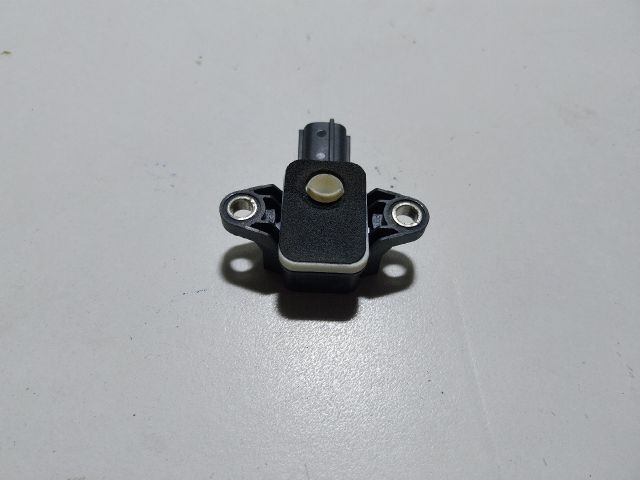 bontott AUDI TT Központi Ütközés Érzékelő