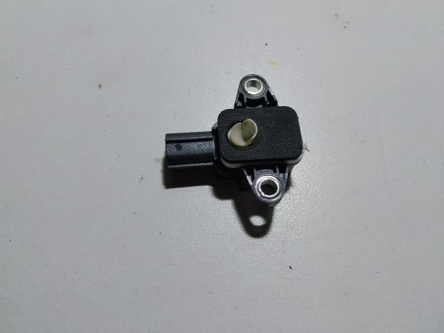 bontott AUDI TT Központi Ütközés Érzékelő