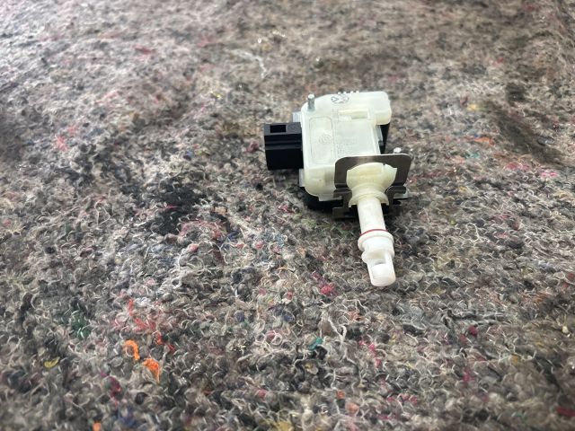 bontott AUDI TT Központizár Motor Tankajtó