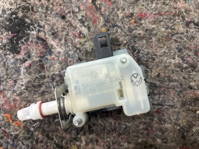 bontott AUDI TT Központizár Motor Tankajtó