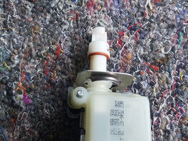 bontott AUDI TT Központizár Motor Tankajtó