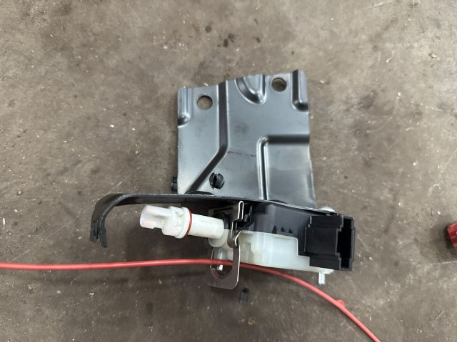 bontott AUDI TT Központizár Motor Tankajtó