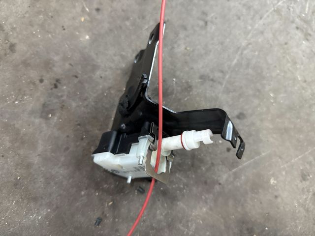 bontott AUDI TT Központizár Motor Tankajtó