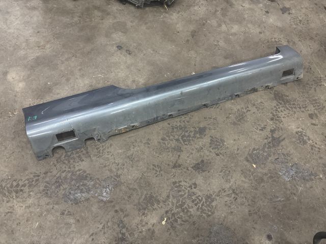 bontott AUDI TT Küszöb Burkolat