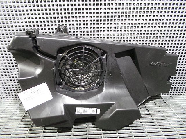 bontott AUDI TT Mélynyomó Hangszóró