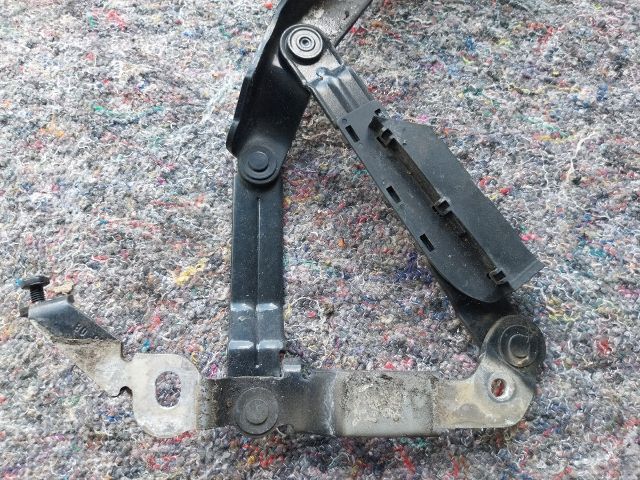 bontott AUDI TT Motorháztető Bal Zsanér