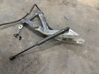 bontott AUDI TT Motorháztető Bal Zsanér