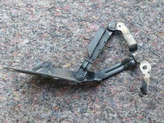 bontott AUDI TT Motorháztető Bal Zsanér