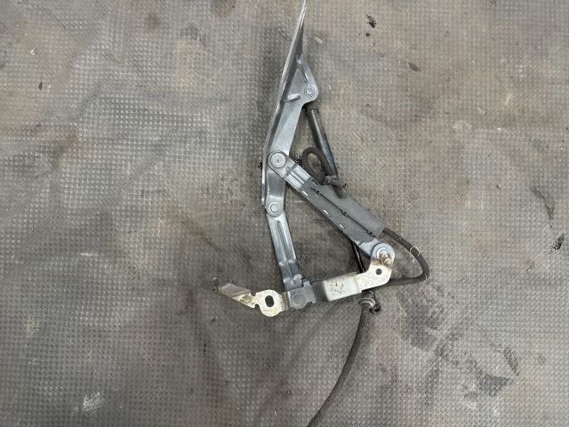 bontott AUDI TT Motorháztető Bal Zsanér