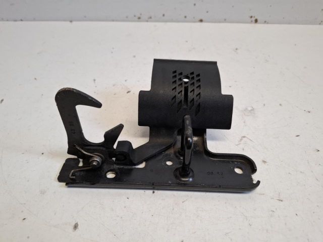 bontott AUDI TT Motorháztető Biztonsági Kampó