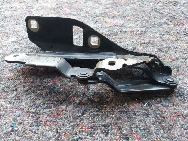 bontott AUDI TT Motorháztető Jobb Zsanér